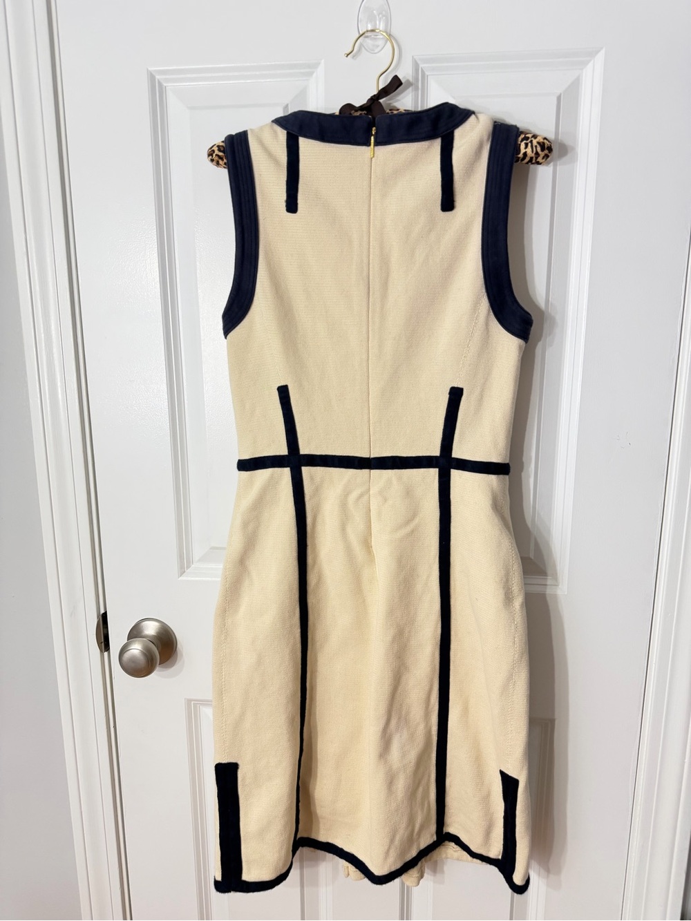 Tory Burch Cream Sleeveless Dress with Black Trim - Picture 6 of 9